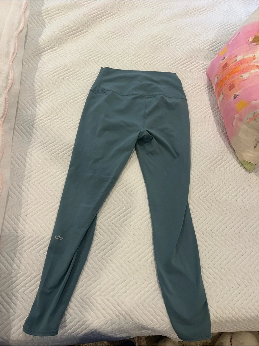 Women 7/8 small Alo Leggings - Teal